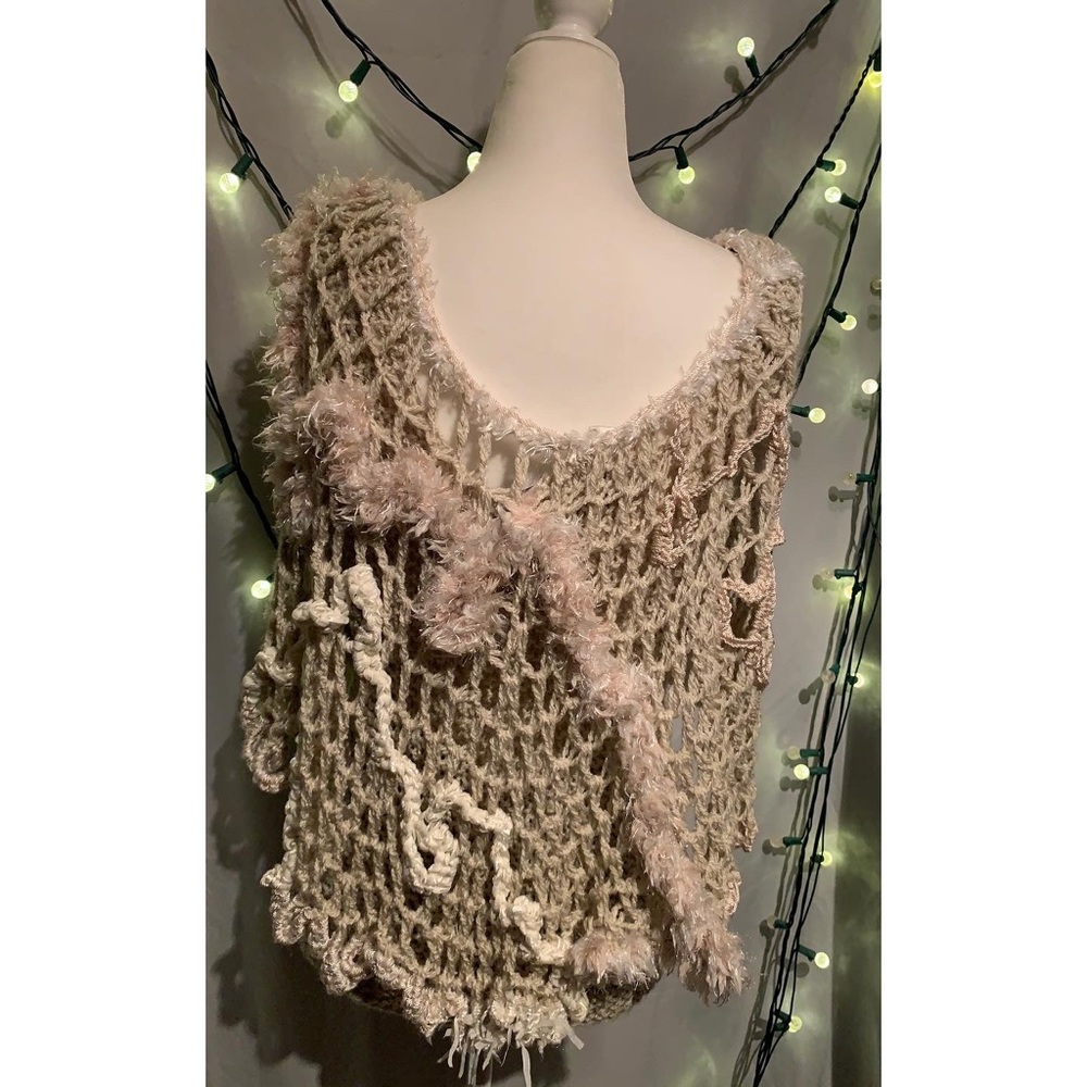 Poncho - Picture 2 of 5